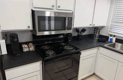 Southwest Village House | Old Town Art Stay Luxe 3 Bedroom