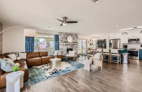 Trail West House | Old Town Wonderland|Heated Pool|Game Room|Gym+