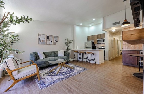 North Mountain Apartment | Olive & Oak Retreat King Bed Pool Fast WiFi