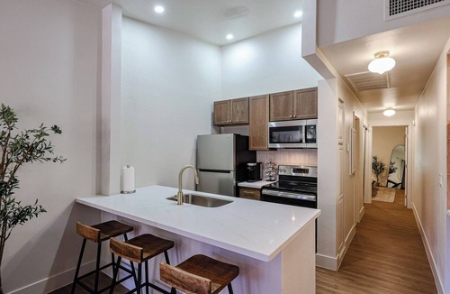 North Mountain Apartment | Olive & Oak Retreat King Bed Pool Fast WiFi