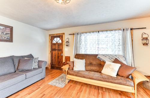Mize House | On 220 Acres! Hot Tub Haven in West Liberty