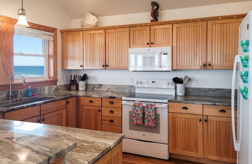 Rodanthe House | ON THE BEACH! Spiritual Sunrises and Glorious Sunsets, dogs welcome!