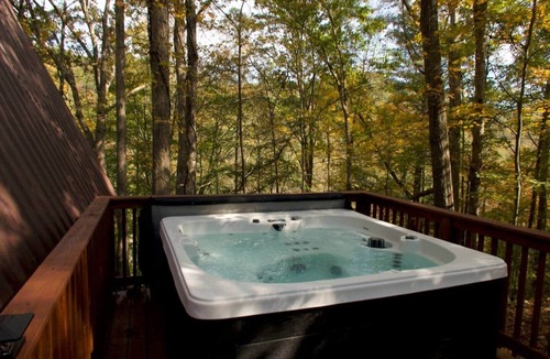 Slade House | On The Rocks | Outdoor Hot Tub