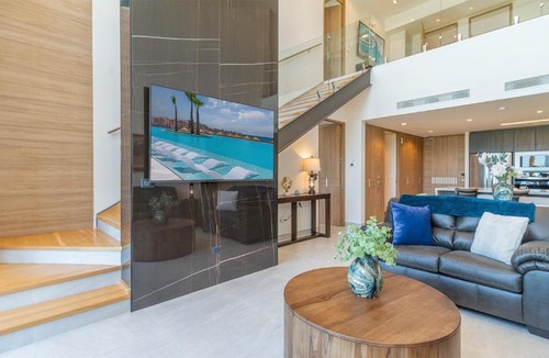 Bella Vista House | One 102: Elegant Beachfront Getaway with Unmatched Views
