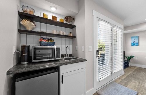 Surf City Apartment | One Bedroom Efficiency w/Kitchenette. Perfect for a Solo or Couples Trip