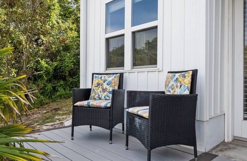 Surf City Apartment | One Bedroom Efficiency w/Kitchenette. Perfect for a Solo or Couples Trip