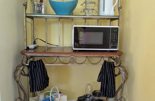 Morehead City Condo | One BR beach condo with pool!