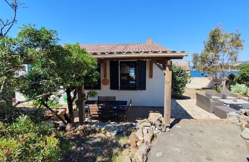 Tizzano House | One house divided in two independent parts to rent together