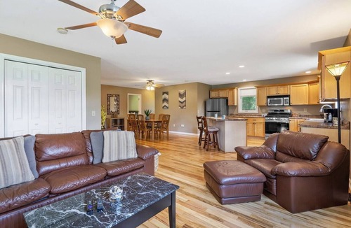 Oswego House | Open Concept/Spacious/Private/Modern/Hardwoods