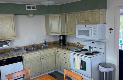 Ocean Sands House | Original Cottage, recent upgrades, Beach 100' ,Pool, 4 Bed, and 2 Ba