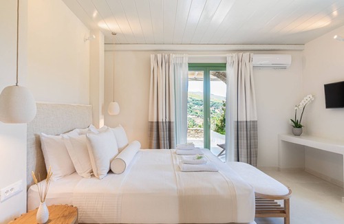 Andros Town House | Ortensia Suite by Casa Di Fiori Andros Suites