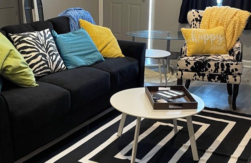 Kerr Apartment | "our little Americana charm" No cleaning fee and no Taxes all include.
