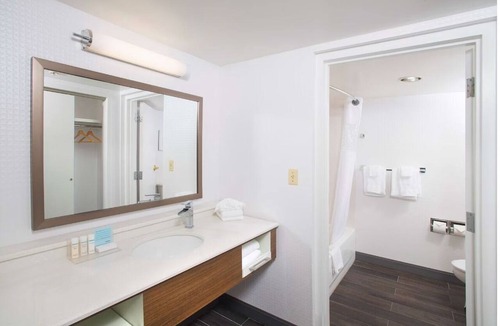 Parole Hotel | Our Welcoming Suite in Annapolis Near Historic Downtown