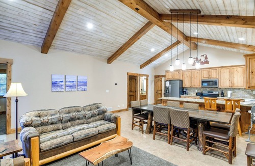 Island Park Cottage | Outdoor Adventure Hub ~ 20 Miles to Yellowstone!