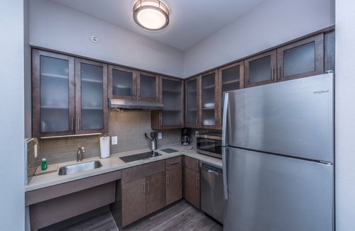 Mount Pleasant Apartment | Outdoor Pool + Free Wi-Fi | Great Location!