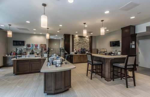 Mount Pleasant Apartment | Outdoor Pool + Free Wi-Fi | Great Location!