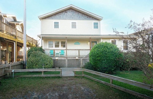 Ocracoke House | Outstanding Views of Pamlico Sound and Sunsets
