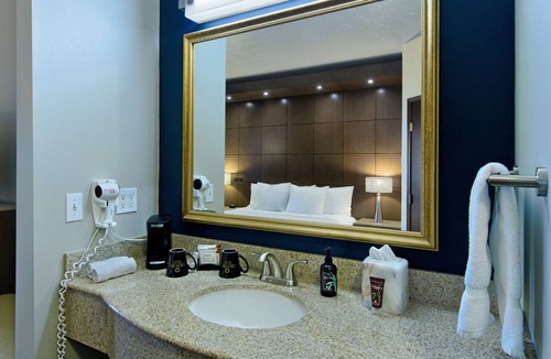 Riverside Hotel | Oxford Suites Downtown Spokane