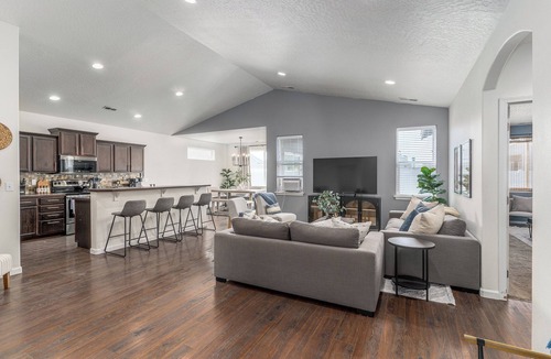 Spokane House | Pacific Paradise - Airway Heights Home