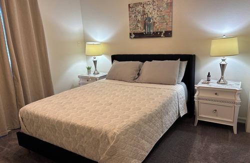 Lemoore House | Palm Oasis