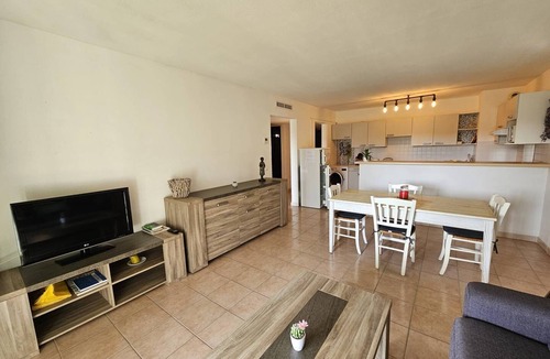 Solenzara Apartment | Palmeraie 406- Air-conditioned- pool view- beach and shops on foot