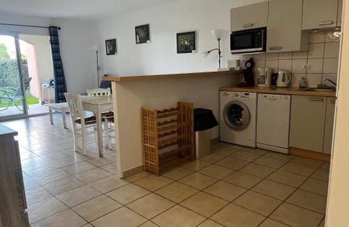 Solenzara Apartment | PALMERAIE 412- piscine en résidence-clim-wifi