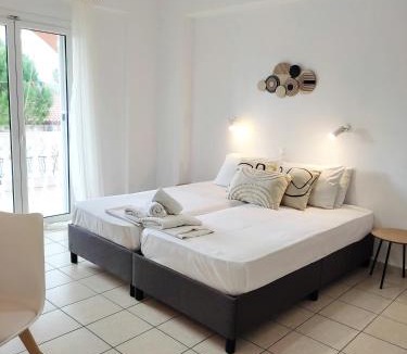 Agios Sostis Apartment | Panagiotis Studios 2