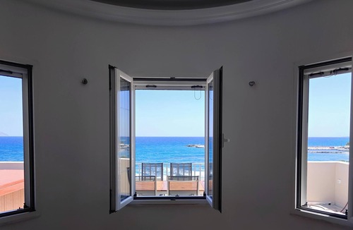 Agia Pelagia Apartment | Panorama Beachfront Suite With Jacuzzi & Sea View