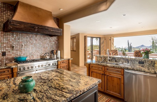 Carefree House | Panoramic Desert & Mountain Views by The Boulders!