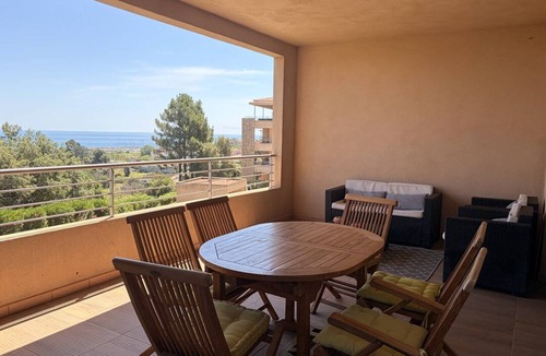 Solenzara Apartment | PAOLINA- SEA VIEW- BEACH AND SHOPS ON FOOT