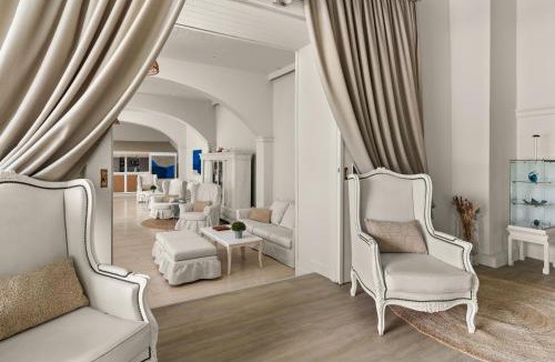 Paleopolis Hotel | Paradise Art Hotel by Mr and Mrs White