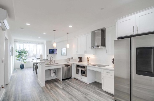 University Heights Apartment | Park Blvd Paradise 303 king bed With a private Spa