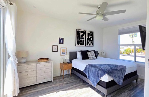 University Heights Apartment | Park Blvd Paradise 303 king bed With a private Spa