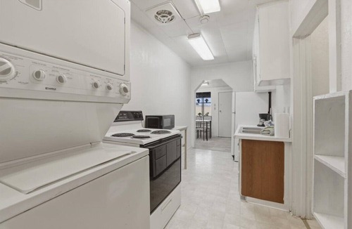 Mountain Home Apartment | Parking|Smart TV|Full Kitchen|Self Check-In|W/D