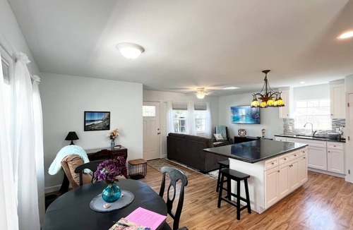 Santa Maria Cottage | Parkside Cottage: BBQ|Park|W/D|1 bdrm|Wineries|Hiking|Golf|20 min-beach