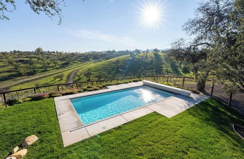 Paso Robles Villa | Paso Robles Wine Country Stay, Pool and Views