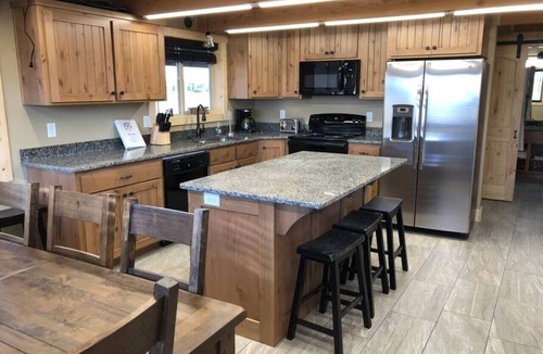 Island Park Cabin | Patios Hot Tub Spacious Parking Yellowstone