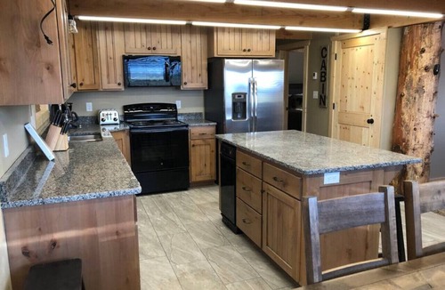 Island Park Cabin | Patios Hot Tub Spacious Parking Yellowstone