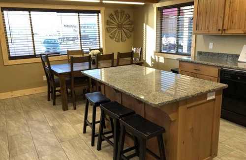 Island Park Cabin | Patios Hot Tub Spacious Parking Yellowstone