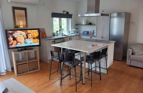 Paiania Apartment | Pavlos Loft - Garden Views & Terrace in Leontari