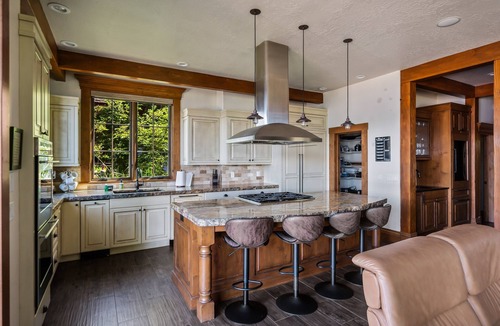 McCall House | Payette Lakefront Home w/PVT Dock Near Shore Lodge