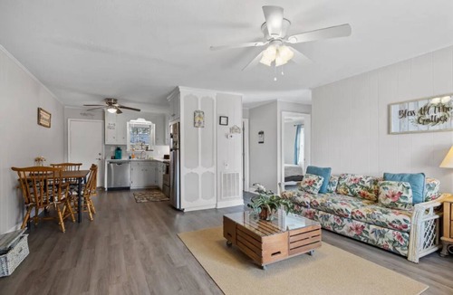 Emerald Isle Apartment | Peace of the Beach Unit B King size