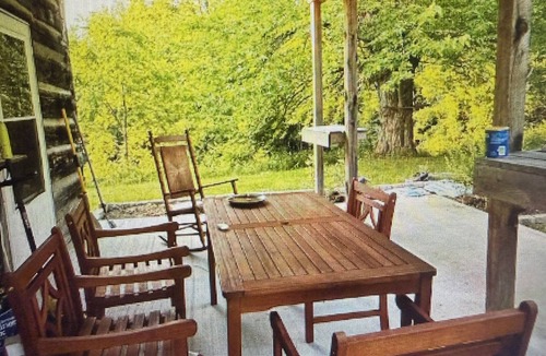 Frenchburg Cabin | Peaceful 2-bedroom cabin on Sheltowee Trail leading into Red River Gorge