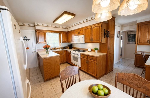 Polson House | Peaceful 2-bedroom house with AC and beautiful lake views in charming Polson