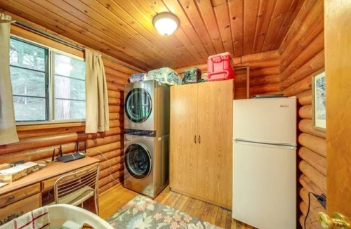 Newport Cabin | Peaceful 3-bedroom cabin on Sacheen Lake near Newport and Spokane