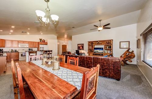 Tucson House | Peaceful And Quiet Getaway~ Spacious and Comfortable ~ Chef's Kitchen!