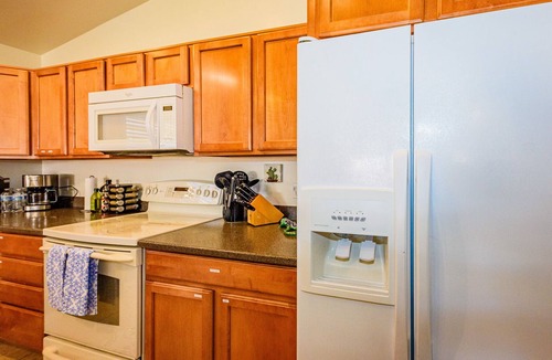 Tucson House | Peaceful And Quiet Getaway~ Spacious and Comfortable ~ Chef's Kitchen!