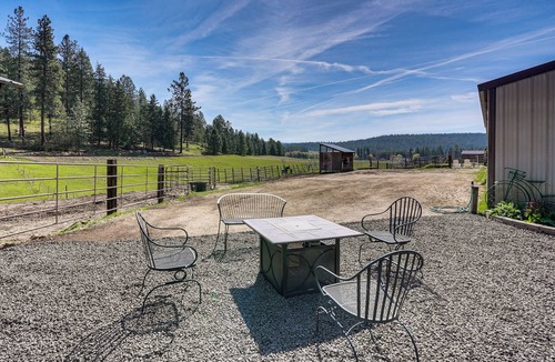 Chattaroy House | Peaceful Farm Stay Near Spokane: Inland Hideaway!