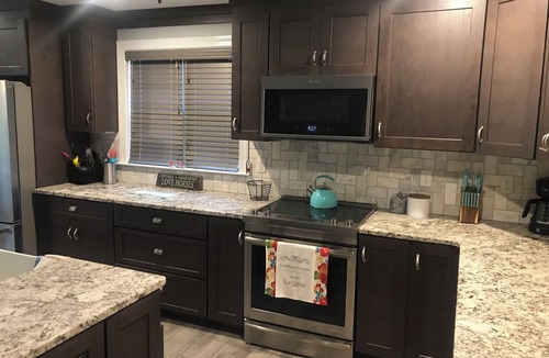 Burgaw House | Peaceful Farmhouse on Horse Farm - 20 miles from the Beach !