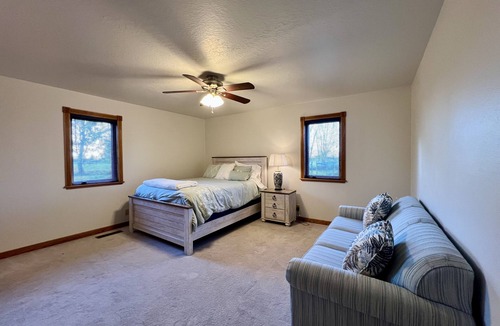 Heyburn House | Peaceful, fun 4-bedroom farmhouse in Heyburn perfect for relaxing stays